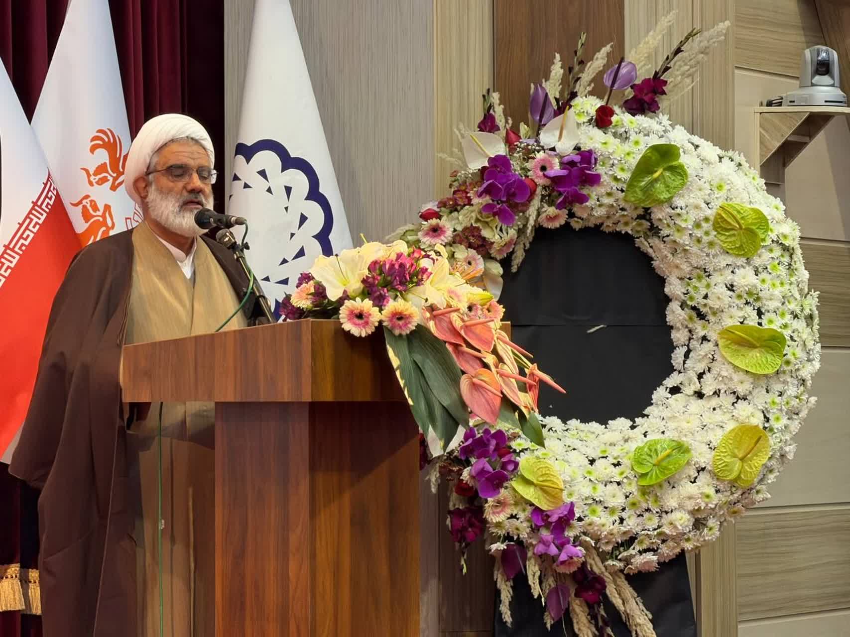 خوشهصنعتی، فرودگاه فعال و سرمایههای بانکی باید در رفسنجان بماند!