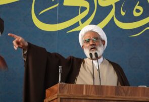 ناوهای دشمن در قعر دریا غرق می‌شوند / تبیین راهبردی رهبر انقلاب محور خطبه‌های نماز جمعه رفسنجان