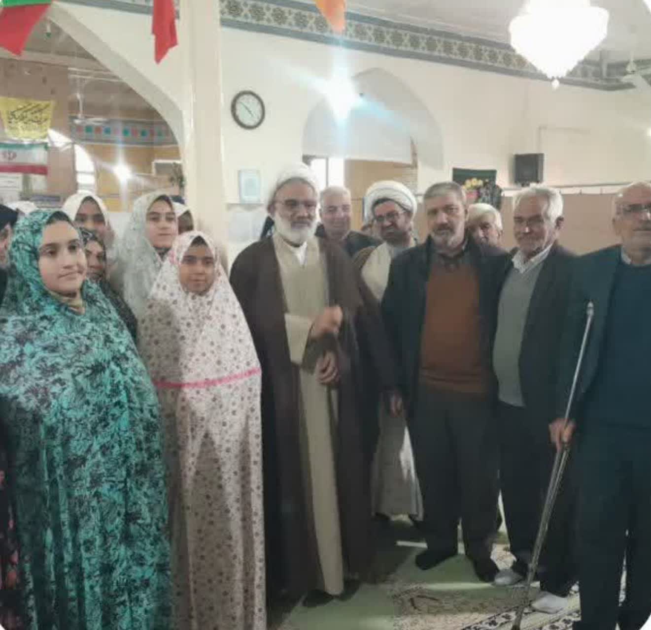 زمزمه‌های معنوی؛ در محفل عابدان معتکف