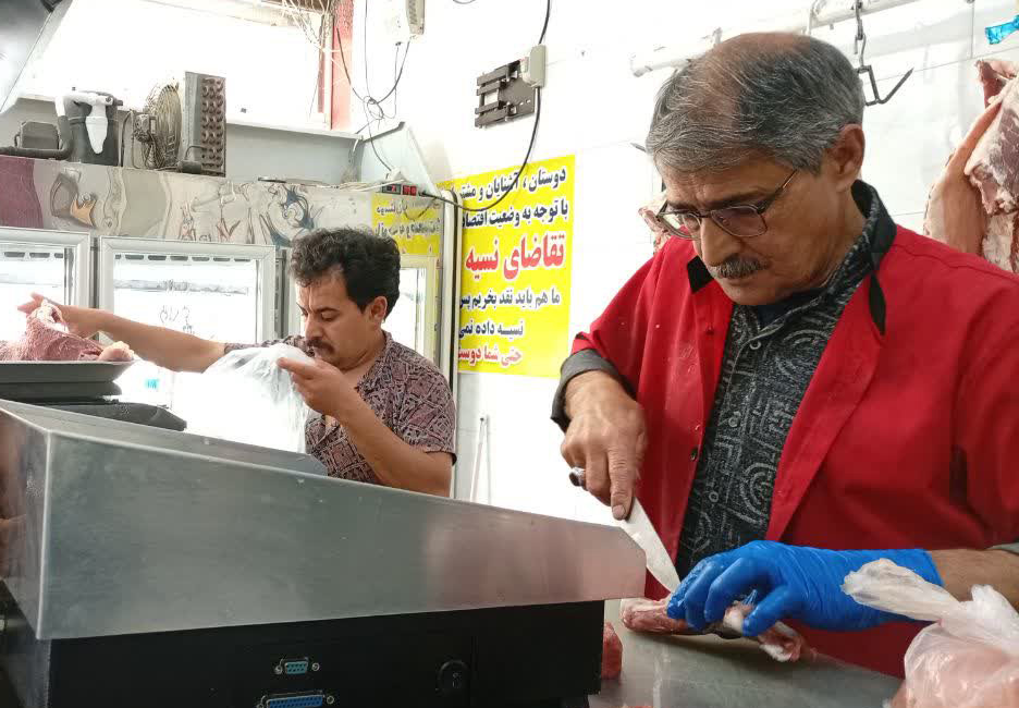 «با دست‌های خالی و ایمانی پررنج»: روایت کاسبی که نان حلال را با جان خریده است